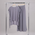 Ensemble Polina gris perle avec jupe longue et tablier, vue de face
