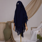 Khimar Butterfly pointu bleu marine en mousseline chiffon, vue de face avec deux voiles