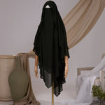 Khimar Butterfly pointu kaki foncé en mousseline chiffon, vue de face avec option niqab
