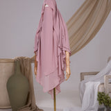 Khimar Butterfly pointu rose bébé en mousseline chiffon, vue de face avec option niqab