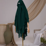 Khimar Butterfly pointu vert émeraude en mousseline chiffon, vue de face avec deux voiles